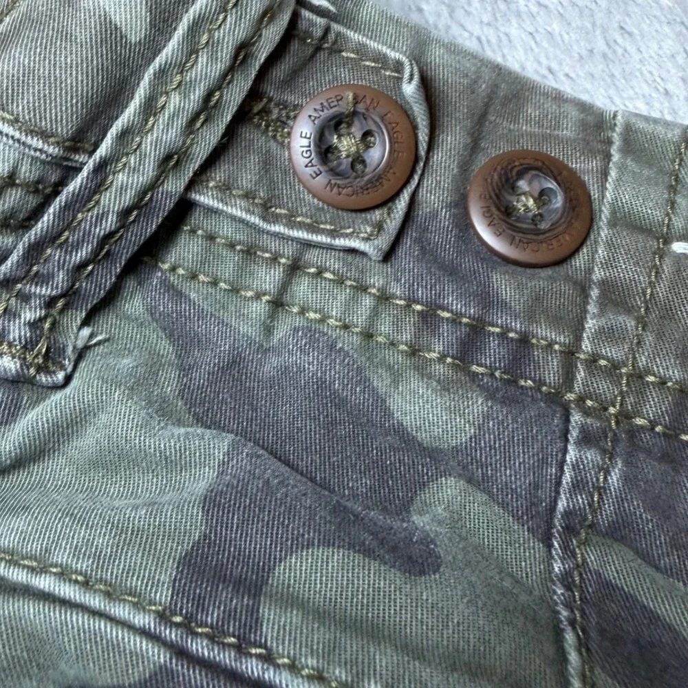 American Eagle Mens Size 31 Next Level Flex Camo Cargo Shorts Classic Stretch